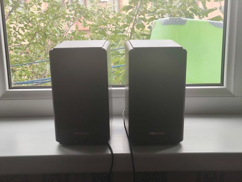 Microlab FC530U yengi de sotiladi aybi yoq