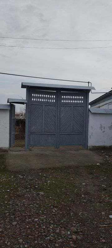 Yer sotiladi srochno narxi kelishiladi