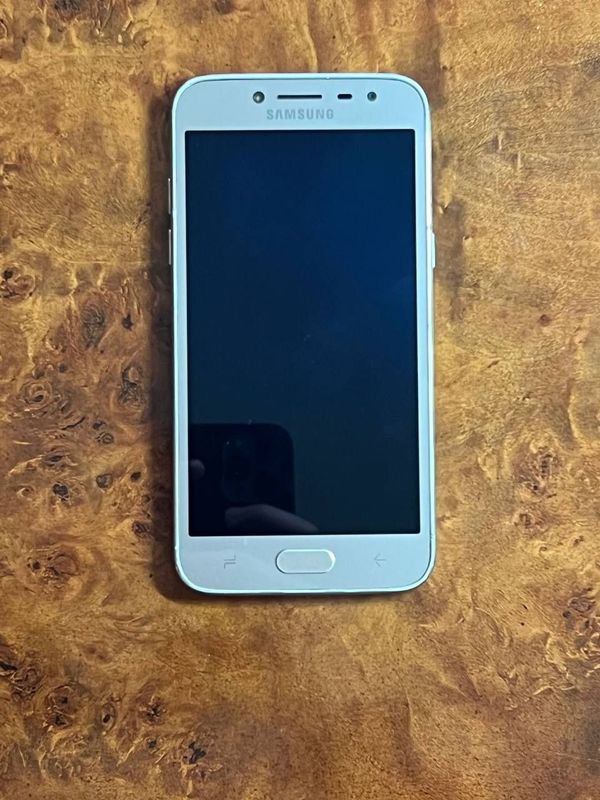 Продаётся samsung j2 2018