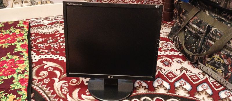 LG monitor 17 dioganal LG monitor 17 dioganal