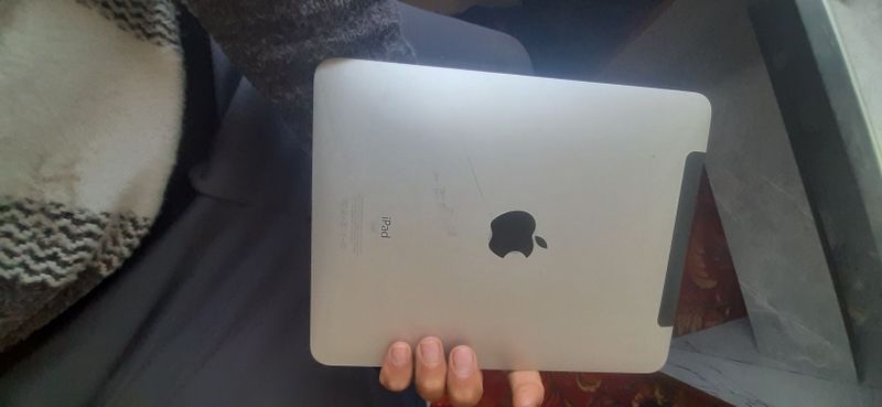 iPad 64 GB holati orta