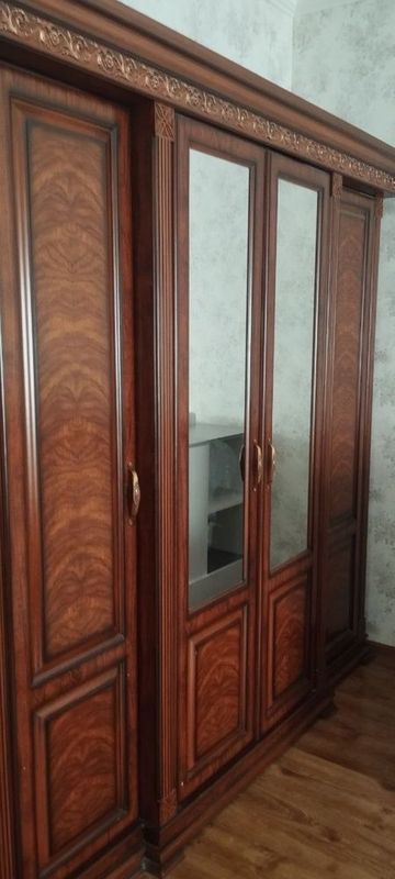 Продаю спальную мебель