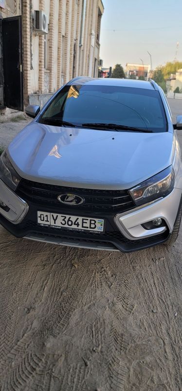 lada vesta cross srochna lada vesta cross srochna
