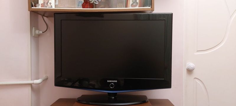 Продаётся Телевизор Samsung 32