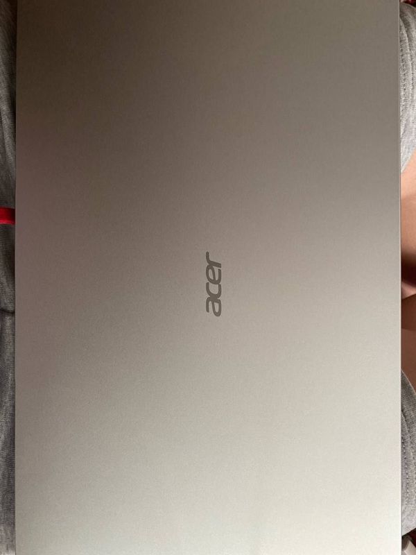 Notebook pachti yengi acer