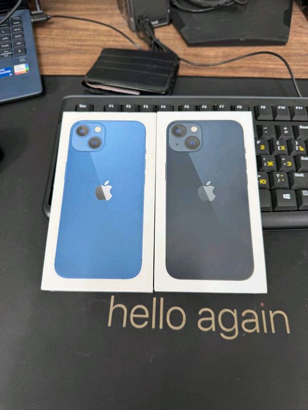 iphone 13 128gb Blue .black iphone 13 128gb Blue .black