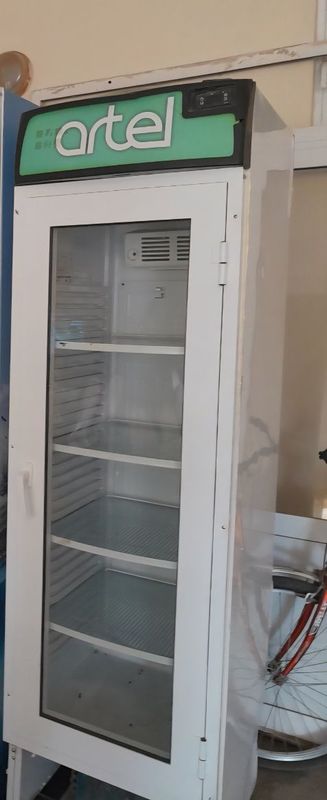 Витрина холодильник Artel HS-520SN Витрина холодильник Artel HS-520SN