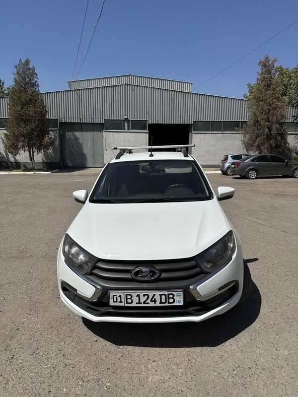 Lada Granta Universal 2018 в отличном сосотоянии. Lada Granta Universal 2018 в отличном сосотоянии.