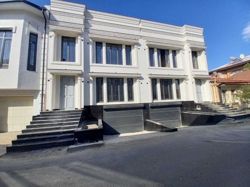 Продается 6 ком в ЯККАСАРАЕ рядом Братский могила Продается 6 ком в ЯККАСАРАЕ рядом Братский могила
