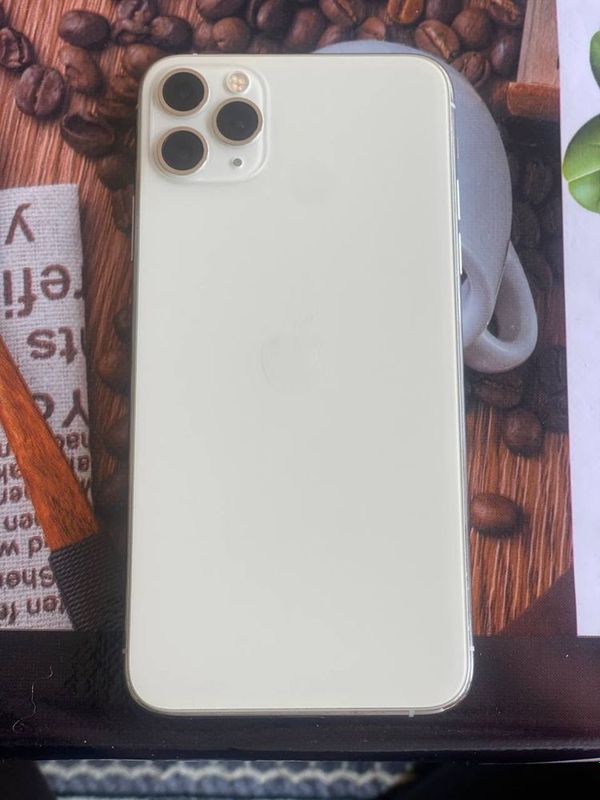 Iphone 11 pro Max. 256 коробка есть