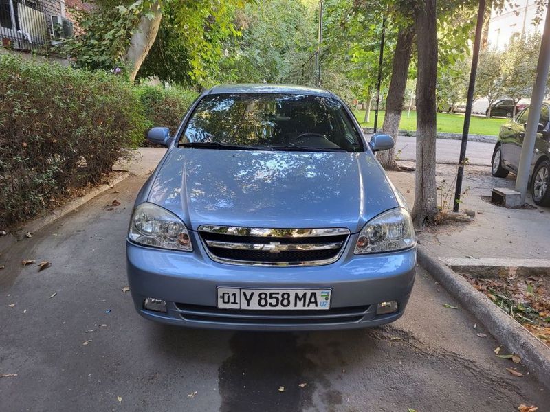 Lacetti MT sotiladi
