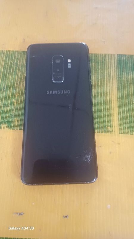 Samsung S9+ 256xotira rangi qora .Narxi 1mln600 kelishamiz .Ishtixon.