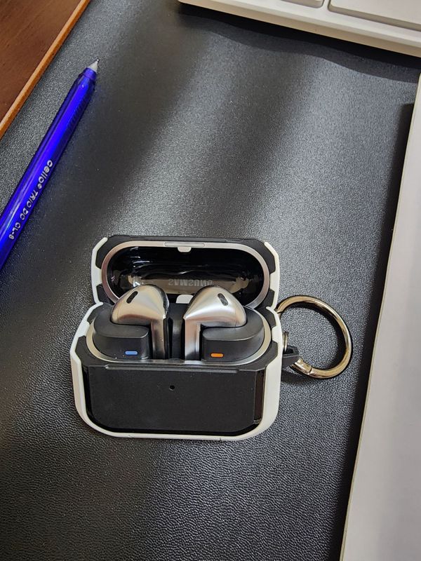 Наушними Samsung galaxy buds 3 новые Наушними Samsung galaxy buds 3 новые