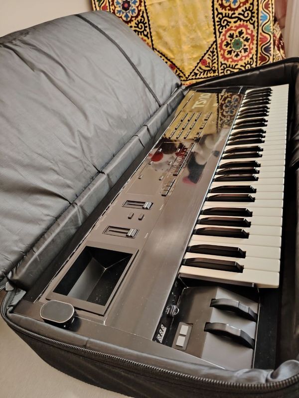 Ensoniq Ts-10 sotiladi Holati yangi