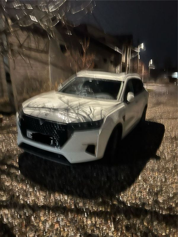 Nissan Venucia srochna tel qisela gaplashamiz