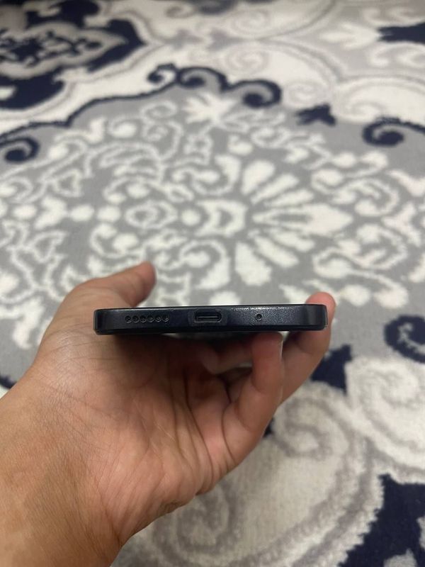 Telefon sotiladi 10 oy boldi arzon
