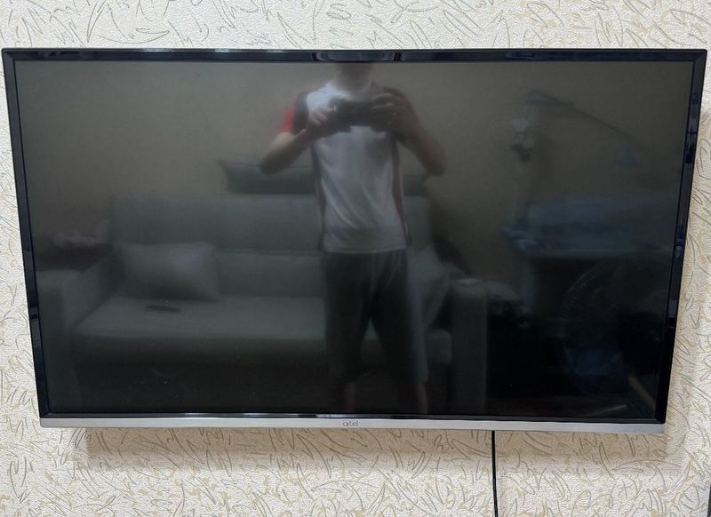 Телевизор Artel 43"