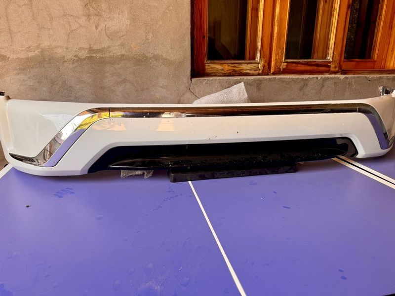 Toyota Land Cruiser 200 Spoiler Toyota Land Cruiser 200 Spoiler