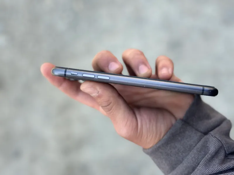 Iphone 11 ideal holatda