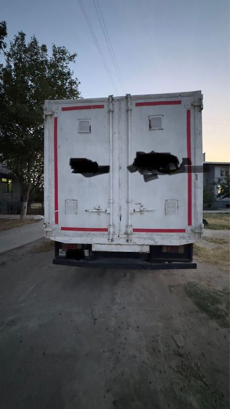 Isuzu 2008 yurib turgan mashina Isuzu 2008 yurib turgan mashina