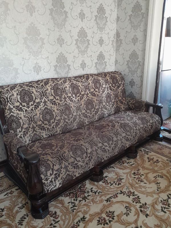 Диван кресло без дефектов, дерево орех
