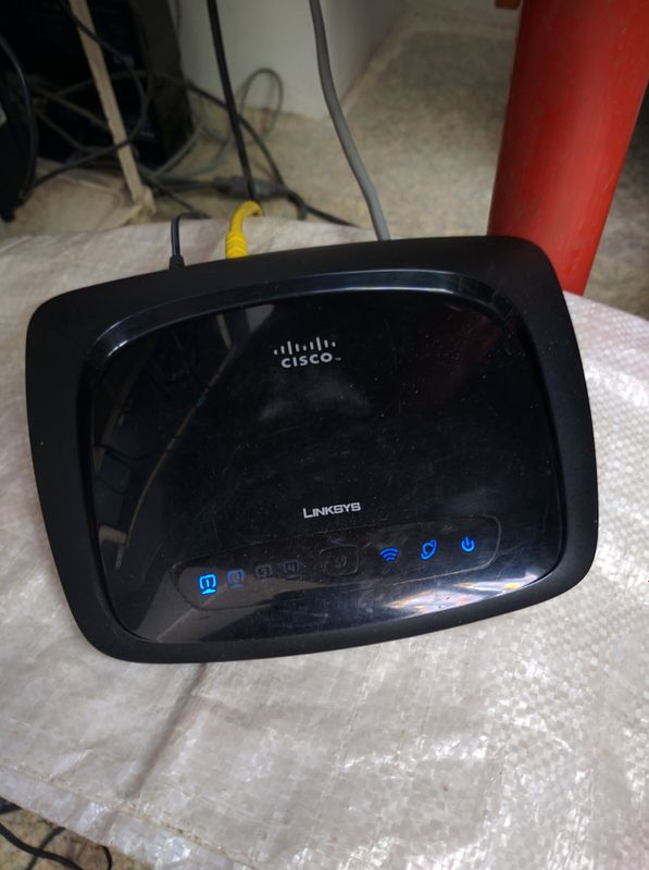 LINKSYS WRT120N. LINKSYS WRT120N.