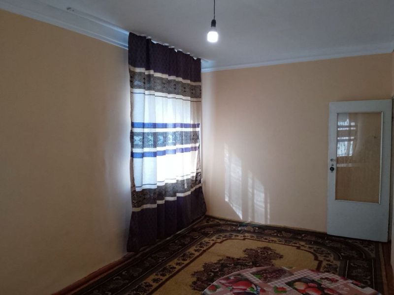 Ijara 1xonalik 3 etaj. 6mkr madina magazin yonida