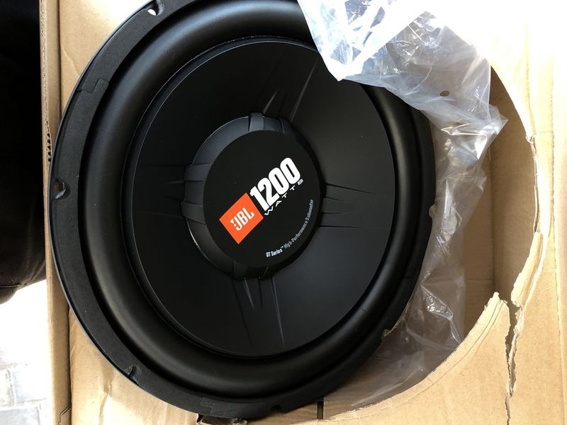 Самбуфер JBL 1200 W Самбуфер JBL 1200 W
