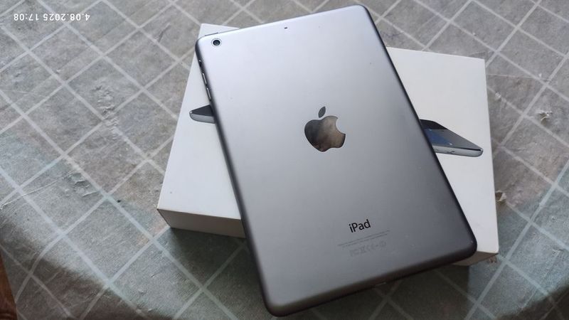 Ipad 2 mini ideal srochna sotiladi
