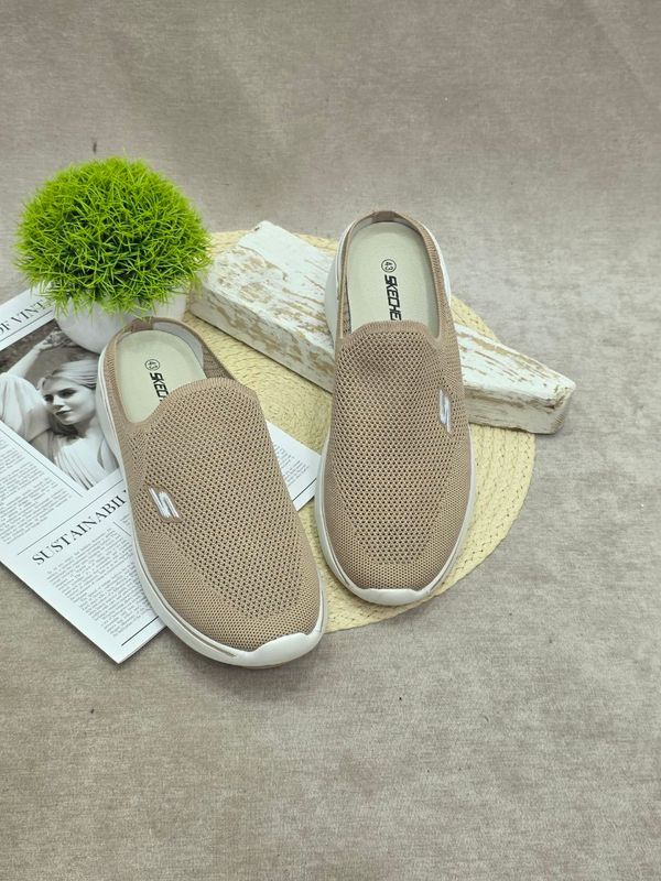 Новинки от Sketchers, размер 43 слипоны