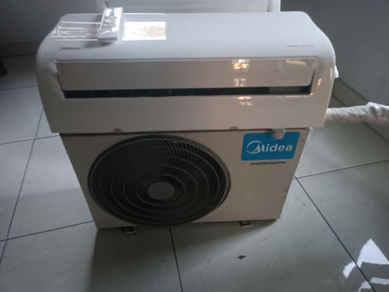 Kondisioner Midea 12 Inverter