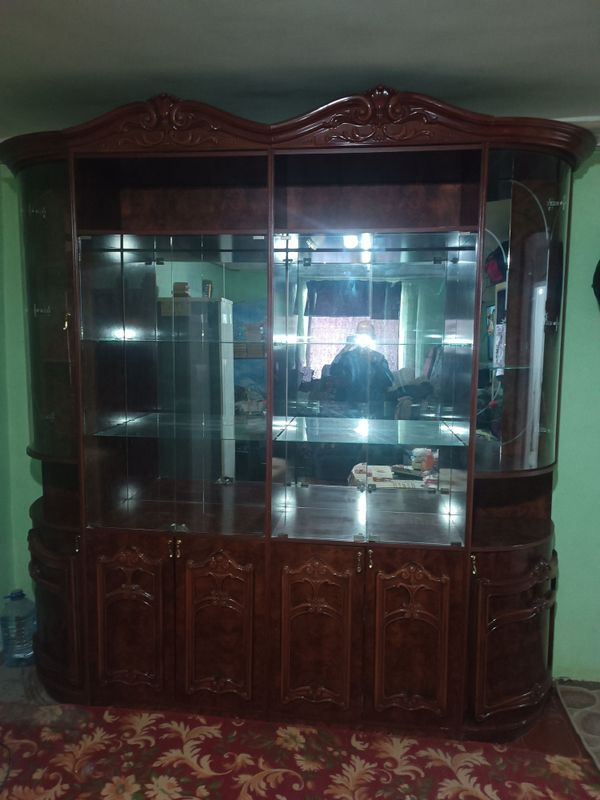Сервант продам цена договорная Сервант продам цена договорная