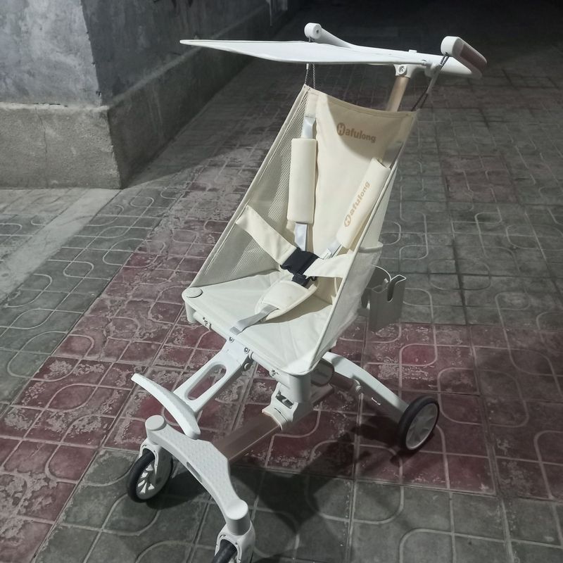 Коляска детская прогулочная Коляска детская прогулочная