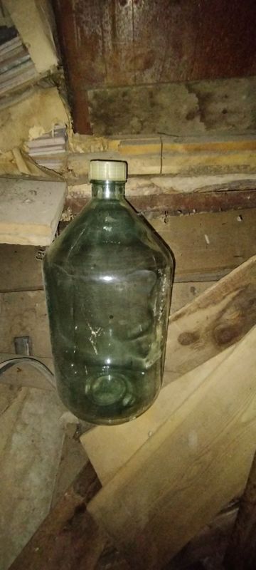 Продам бутыли 20л Продам бутыли 20л