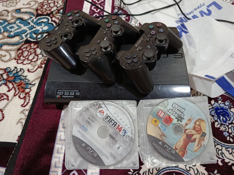 Sony playstation 3 super slim Sony playstation 3 super slim