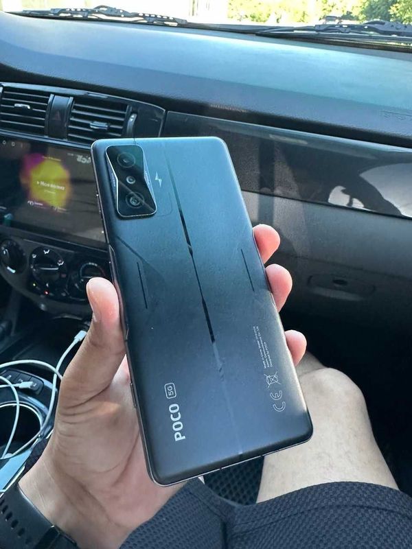 Poco F4 GT 5G 12+8/256 Poco F4 GT 5G 12+8/256