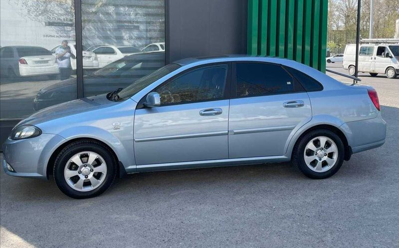 Продается Chevrolet Lacetti 3 позиция в идеальном состоянии