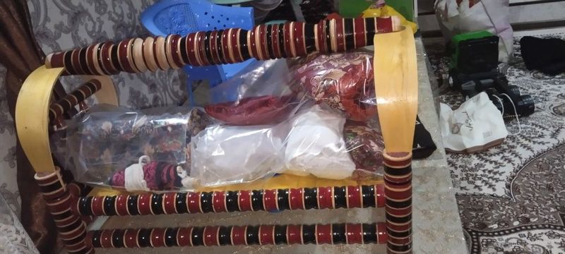 Yangi beshik anjomlari bilan sotiladi Yangi beshik anjomlari bilan sotiladi