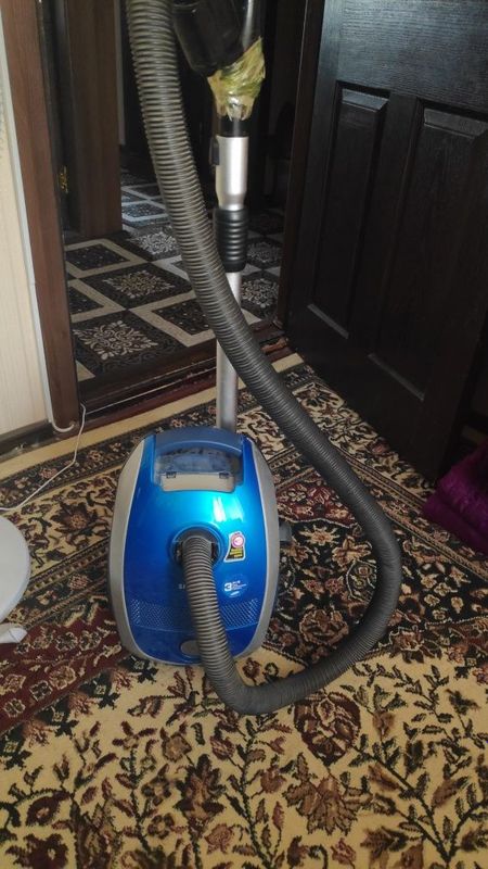 Срочно продам пылесос. Срочно продам пылесос.