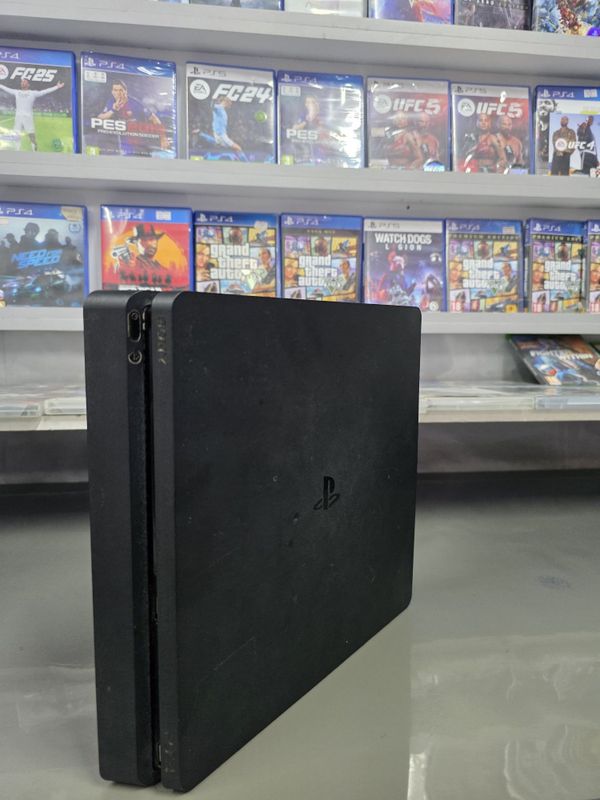 Продается игровой консол Sony Playstation 4 slim 672 Продается игровой консол Sony Playstation 4 slim 672