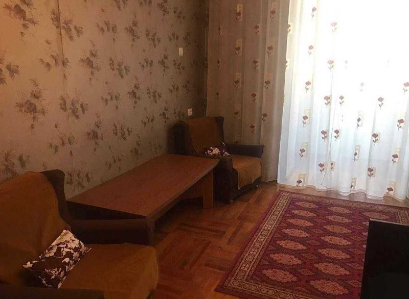 Срочно продается квартира 2ком отличная локатсия средный ремонт Срочно продается квартира 2ком отличная локатсия средный ремонт