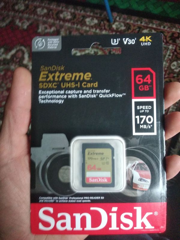 Sandisk 64gb soltiladi