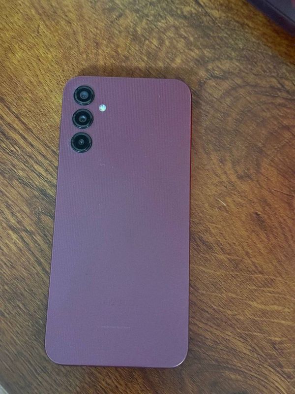 Samsung A14 sotiladi Samsung A14 sotiladi
