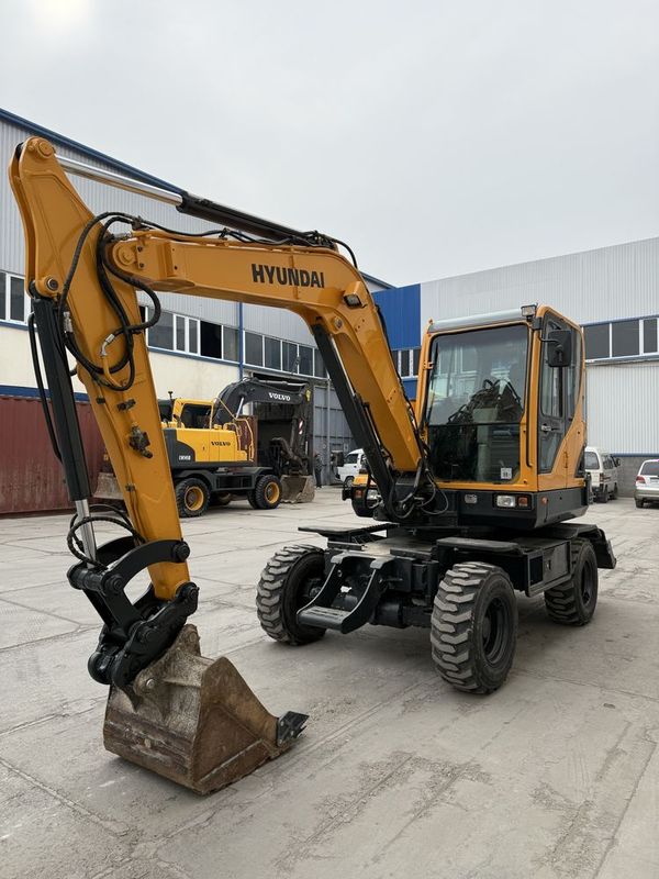 Продоется HYUNDAI R55Wi