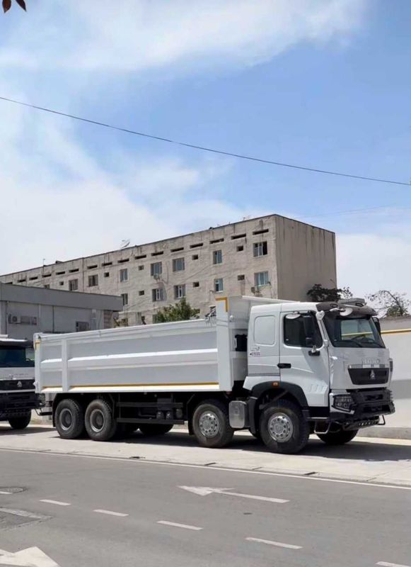 Автосамосвал HOWO T7S 8x4 32 тонна 24 куб Weichai Euro 2 двигатель Автосамосвал HOWO T7S 8x4 32 тонна 24 куб Weichai Euro 2 двигатель