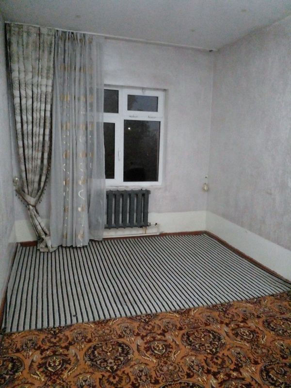 Kvartira ijaraga beriladi. Adres: Sharq-1, Kóksaroy. 3-xonali 3-etaj
