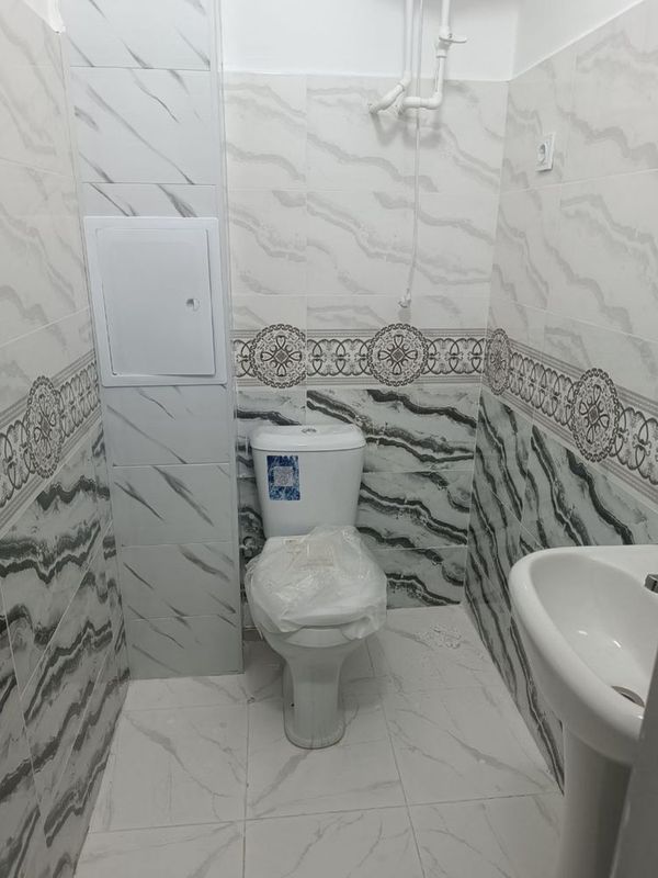 Ko’p qavatli uylardan bittasi sotiladi Ko’p qavatli uylardan bittasi sotiladi