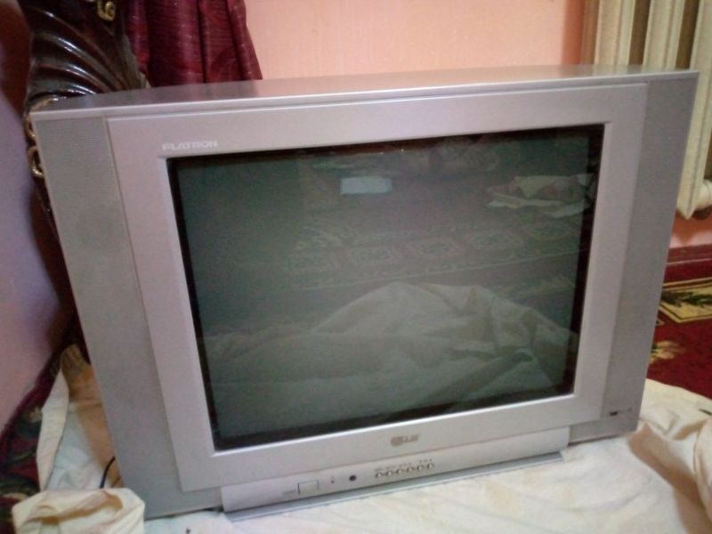 Televizor sotiladi Televizor sotiladi