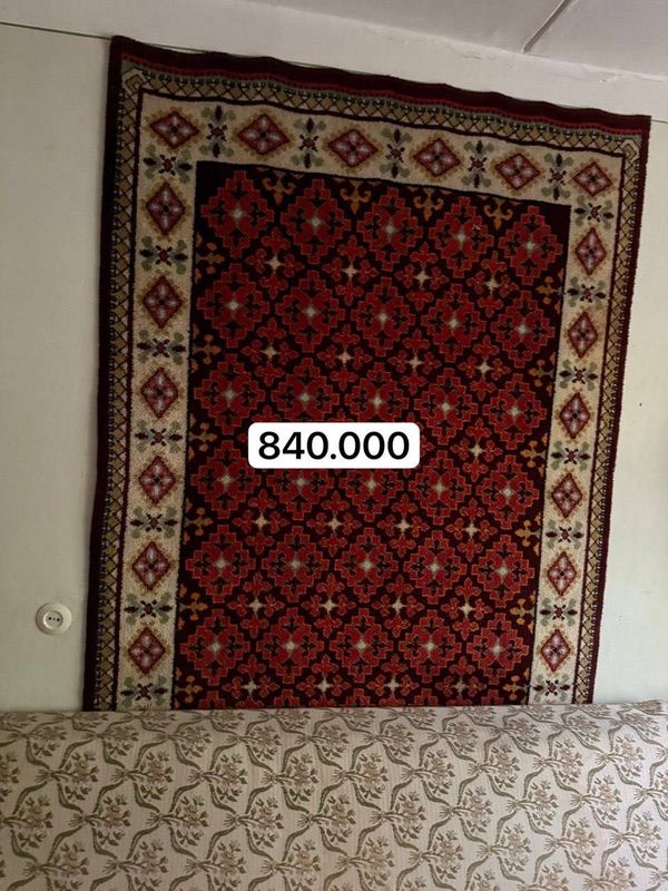 Ковер из шерсти