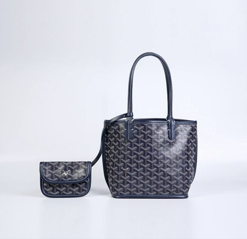 A bag for modest girls from Goyard A bag for modest girls from Goyard